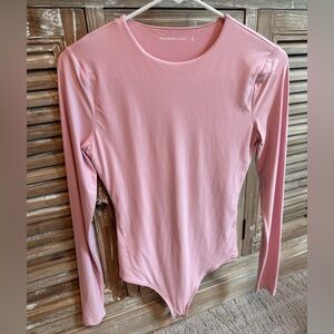 Abercrombie & Fitch Soft Pink Long Sleeve Bodysuit (Size Small)